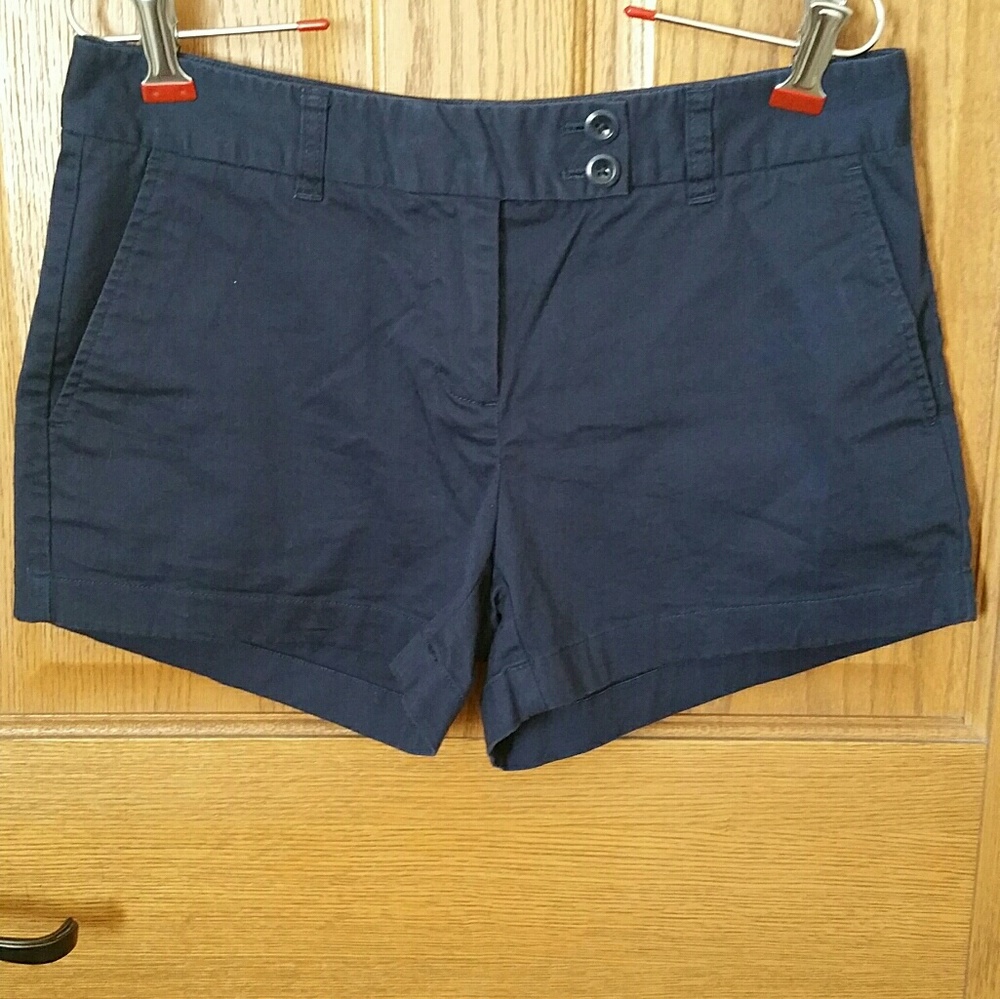 Vineyard Vines size 6 shorts